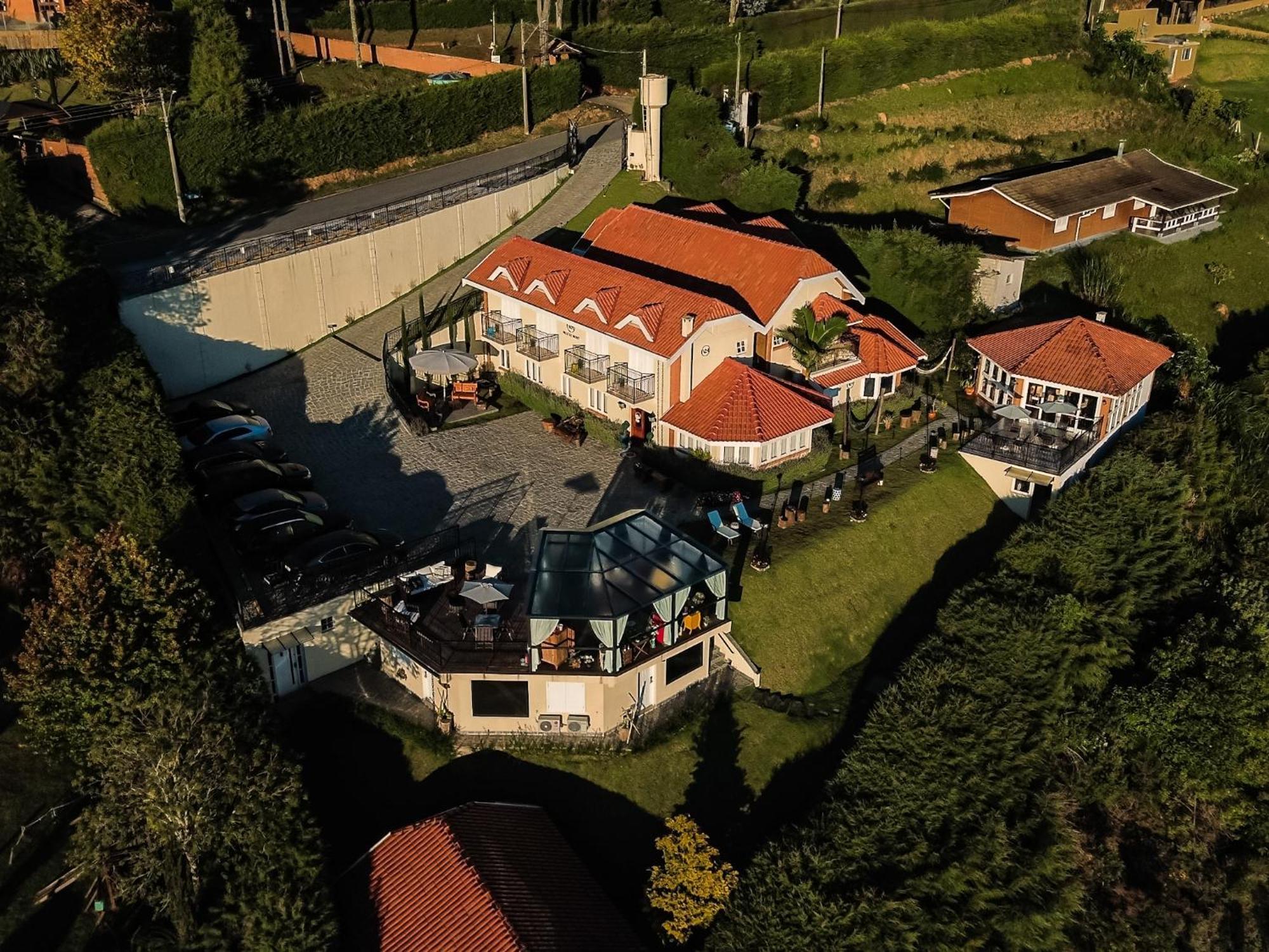Pousada Ville Le Mont - Campos do Jordão Екстериор снимка